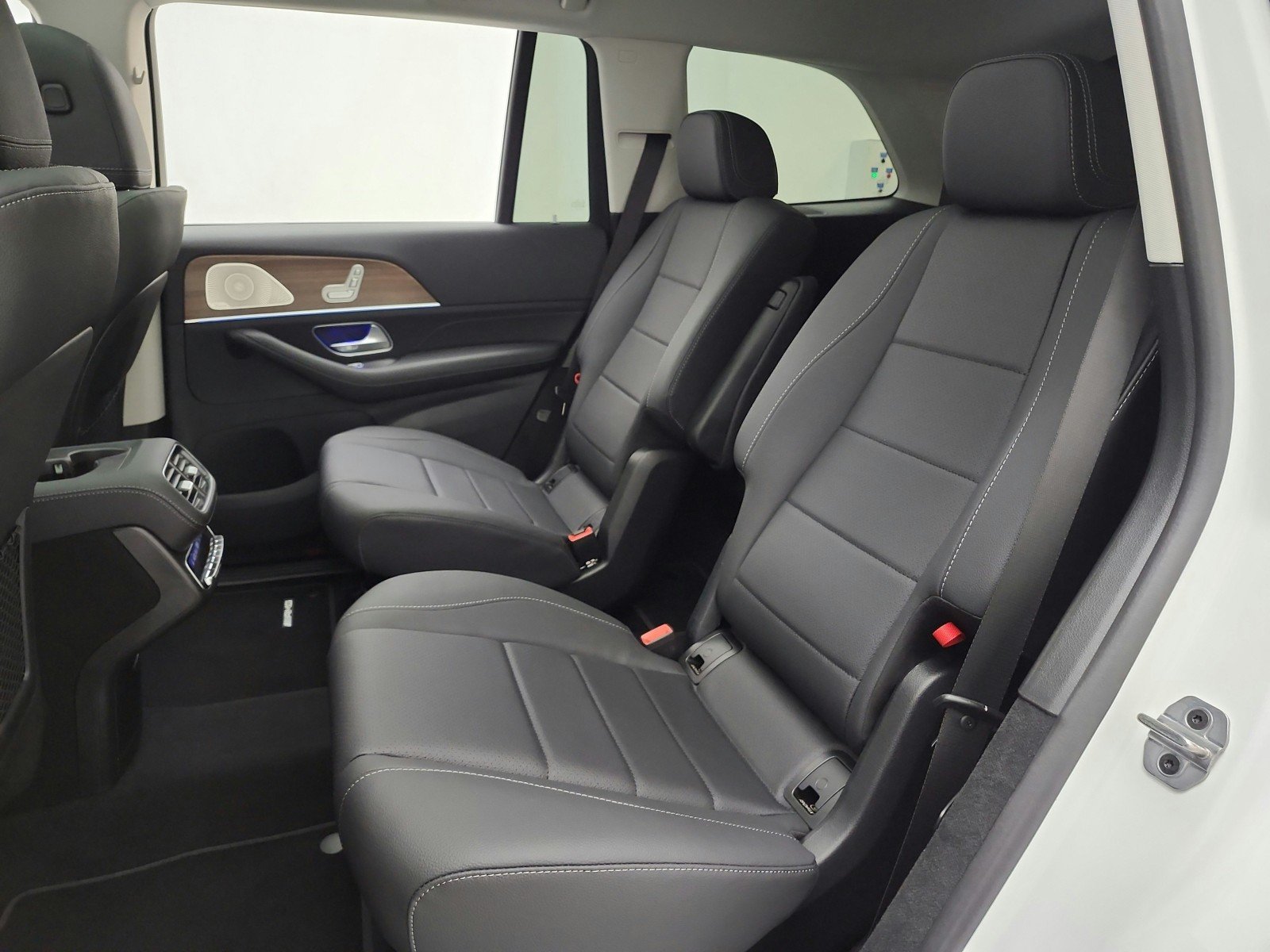 New 2026 Polar White Mercedes-Benz GLS 450 4MATIC® SUV image 11