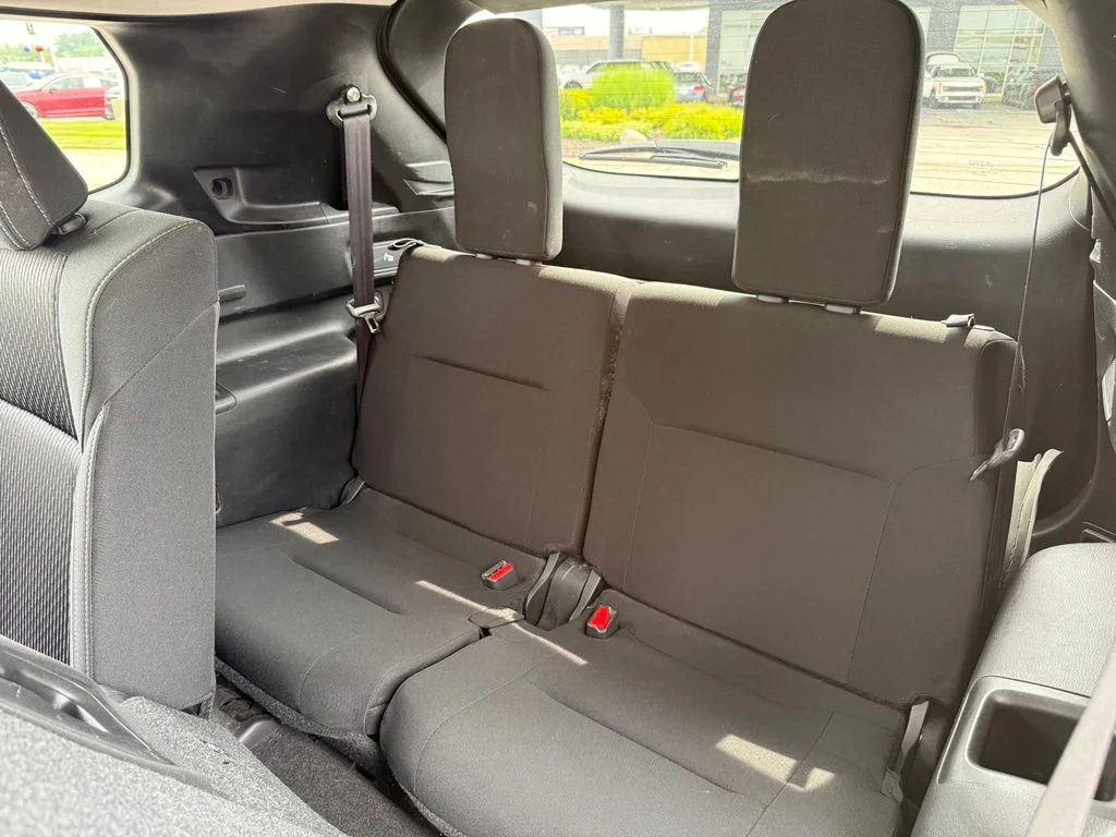 Used 2022  Mitsubishi ES image 24