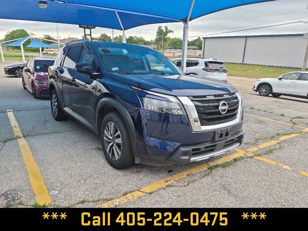 Used 2025  Nissan SL image 16
