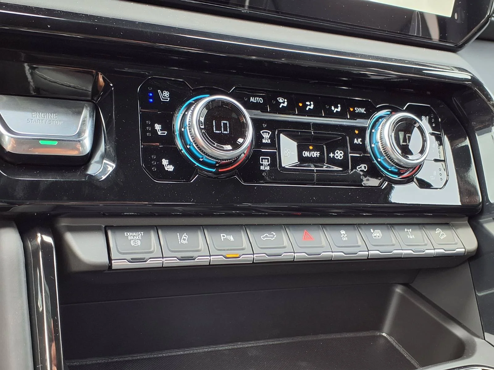 2026 GMC Sierra 2500HD AT4X - Photo 8
