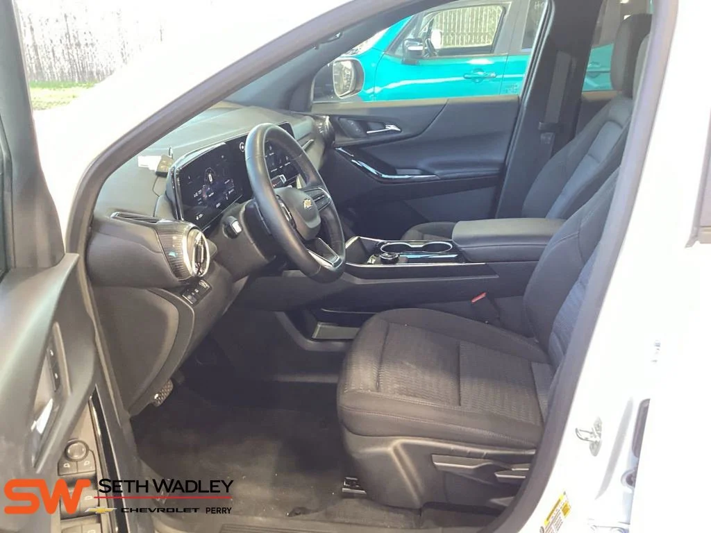 Used 2026 Summit White Chevrolet LT image 6
