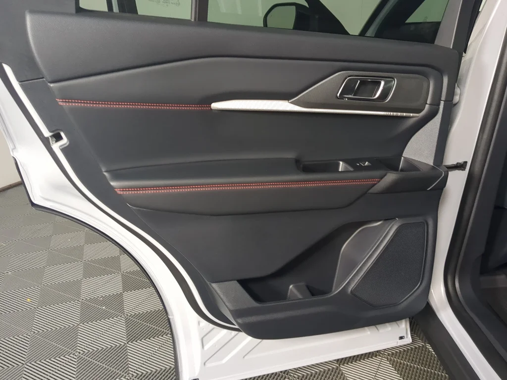 New 2026 Space White Metallic Ford ST-Line image 15