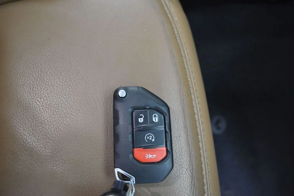 Used 2021 White Jeep Unlimited Rubicon image 29