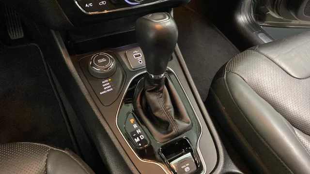 Used 2019 Sting-Gray Clearcoat Jeep Limited image 19