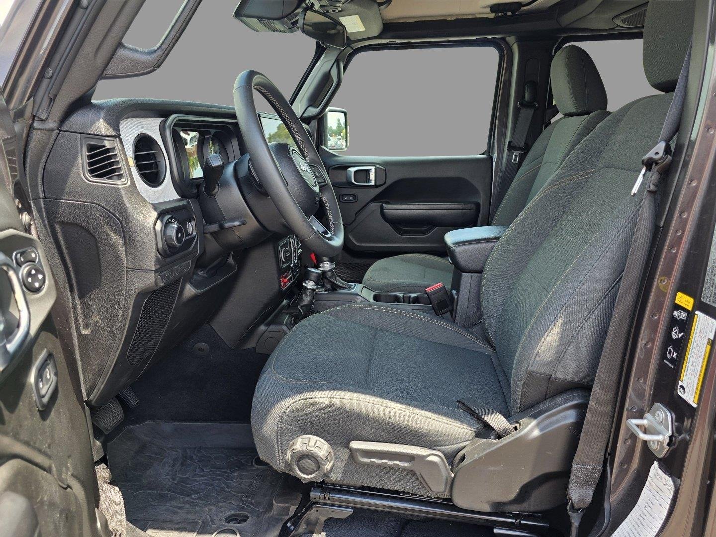 Used 2025 Granite Crystal Metallic Clearcoat Jeep Willys image 22