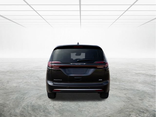 New 2027 Diamond Black Crystal Pearl-Coat Exterior Paint Chrysler Select image 8