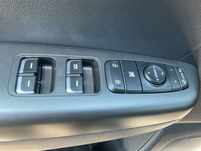 Used 2017 Silver Kia EX image 12