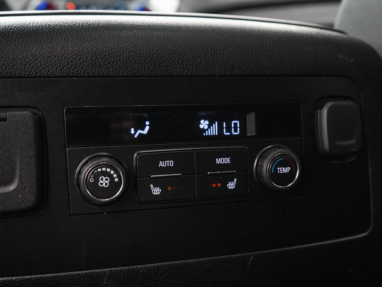 Used 2019 Onyx Black GMC SLT image 18
