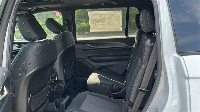 2025 Jeep Grand Cherokee L Laredo - Photo 25