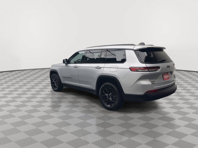 Used 2025 Silver Zynith Jeep Altitude X image 39