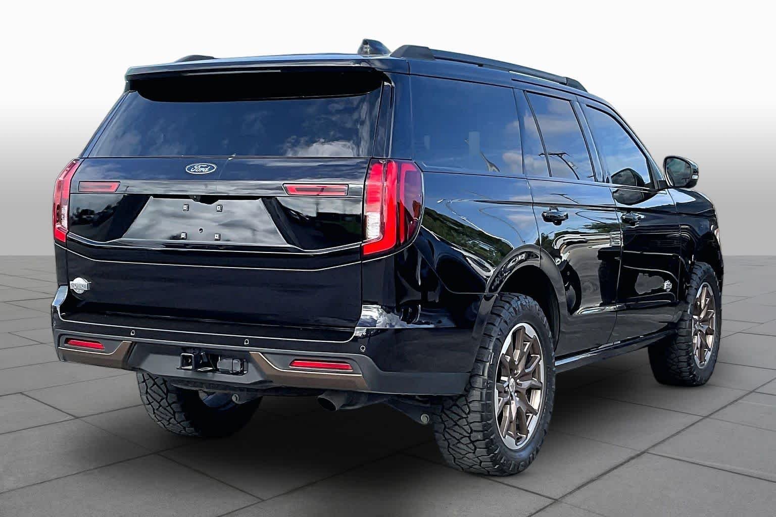 Used 2026 Agate Black Metallic Ford King Ranch image 13