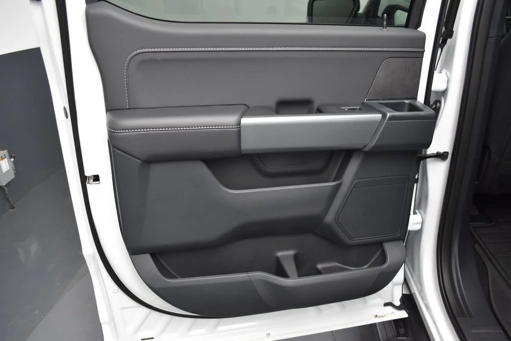 New 2026 Oxford White Ford XLT image 24