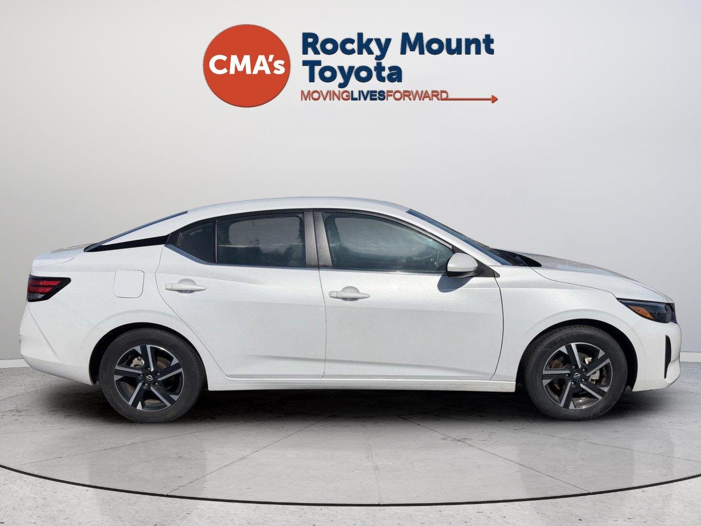 Used 2025 Aspen White Tricoat Nissan SV image 4