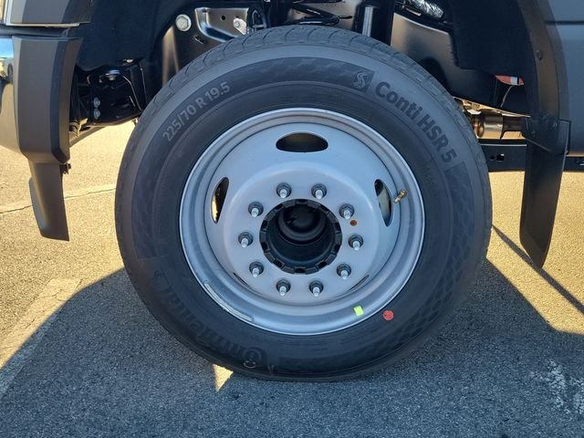 New 2026 Oxford White Ford F-550® XL image 23