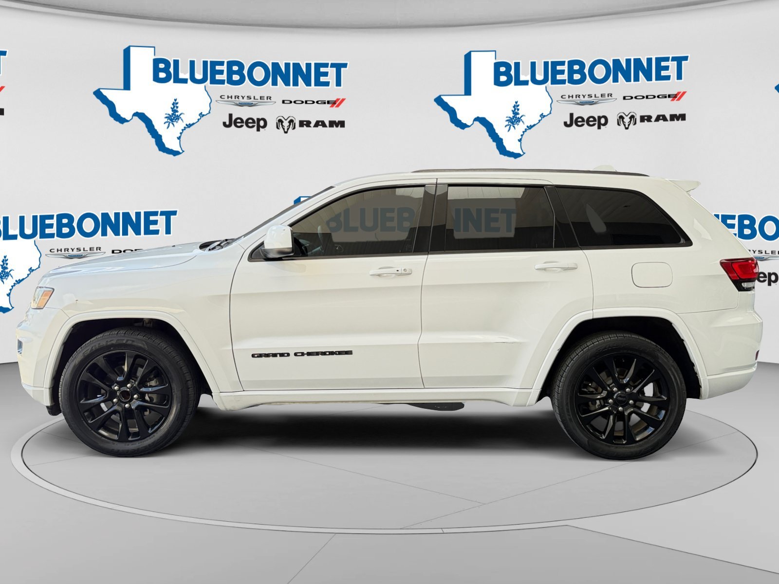 Certified Used 2017 Bright White Clearcoat Jeep Altitude image 8