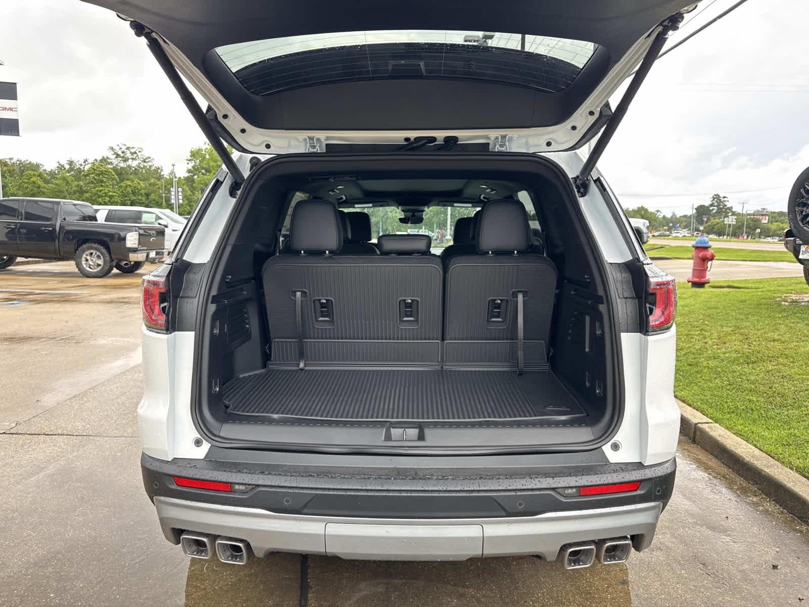 2026 GMC Acadia Elevation - Photo 7