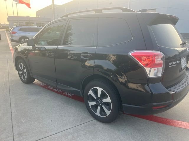 Used 2018 Black Subaru 2.5i Premium image 4