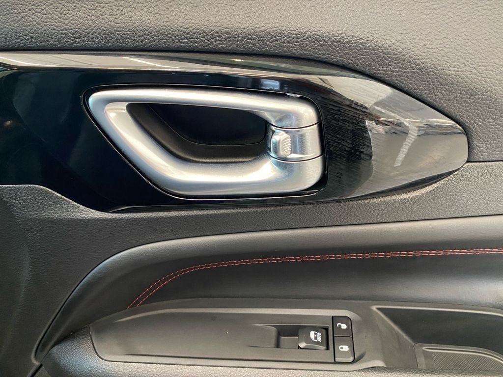 Used 2022 Silver Jeep Trailhawk image 15