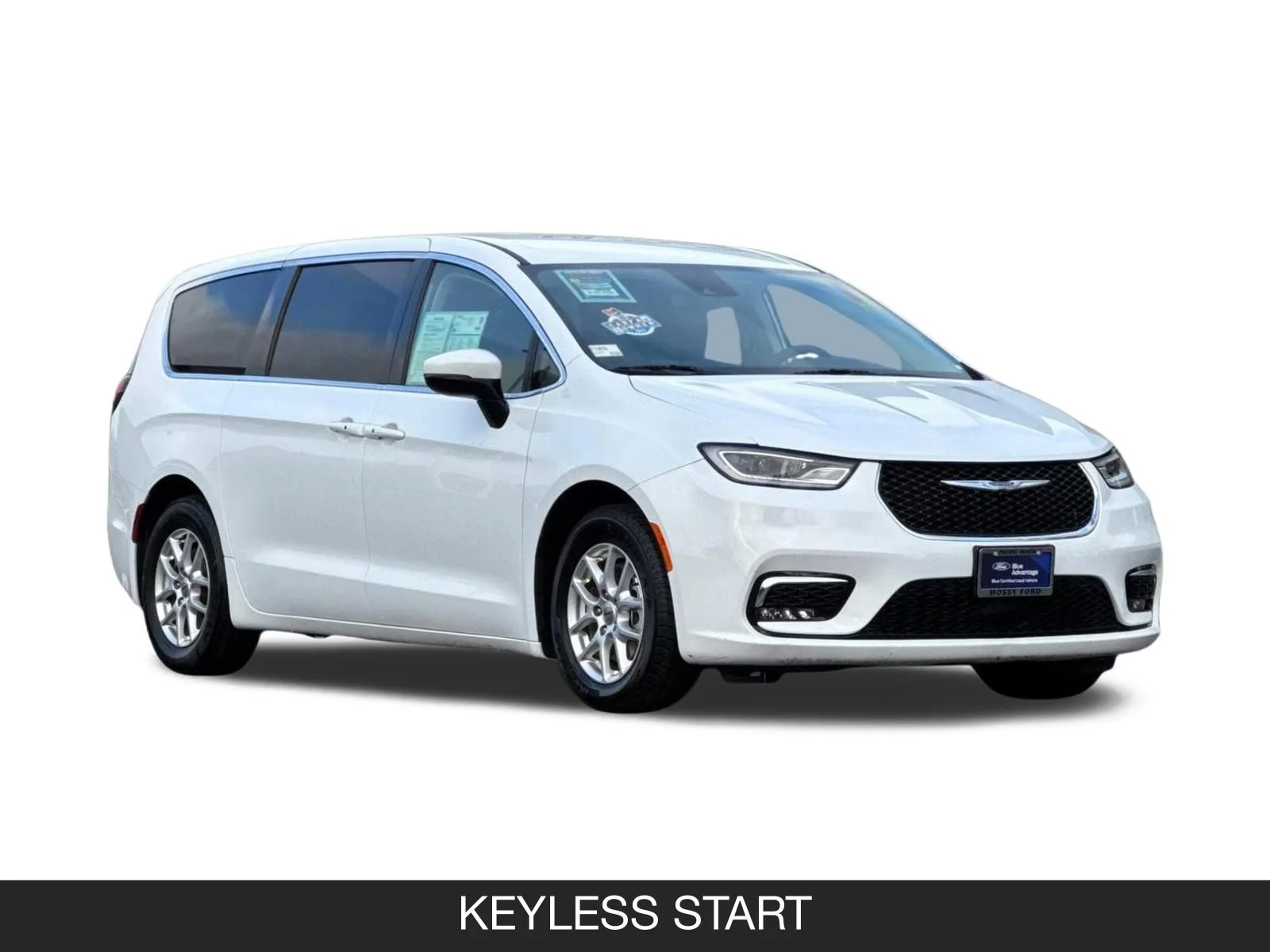 Used 2023 Bright White Clearcoat Chrysler Touring L image 4