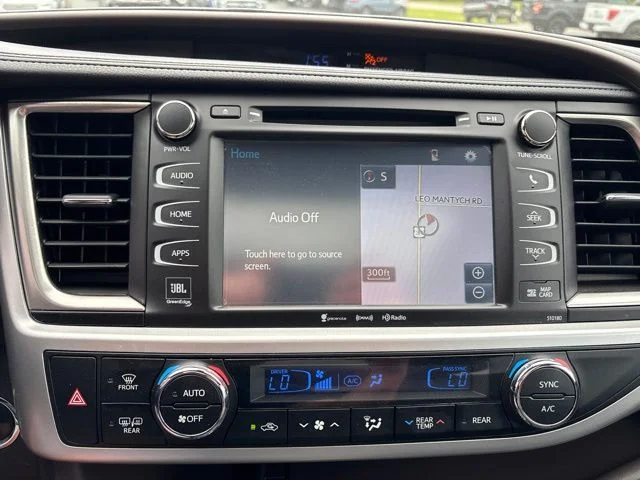 Used 2018 Blizzard Pearl Toyota Limited image 21