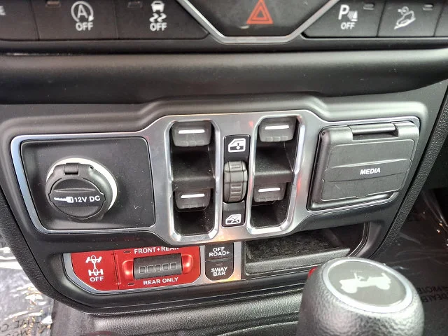 Used 2021 Green Jeep Unlimited Rubicon image 25