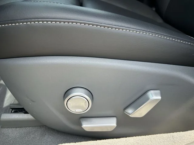 Used 2024  Lucid Touring image 34