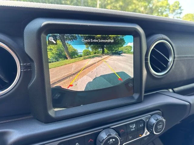 Used 2022 Green Jeep Overland image 19
