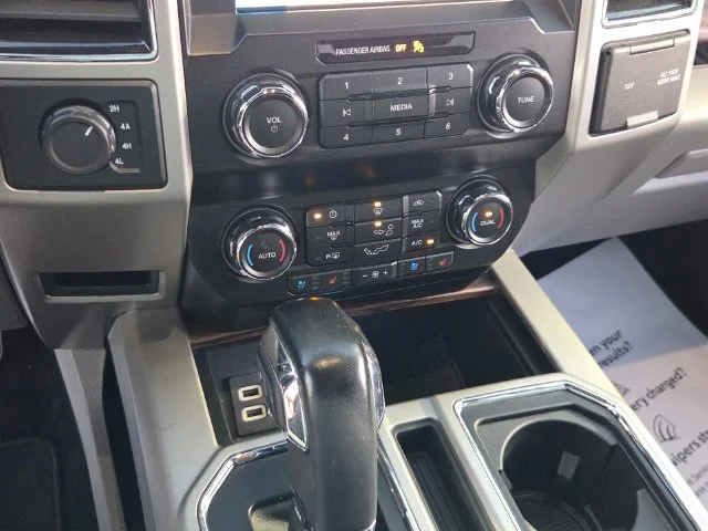 Used 2019 Silver Ford Lariat image 22