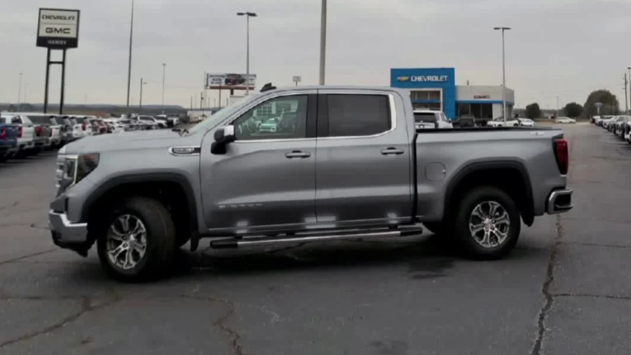 New 2026 Sterling Metallic GMC SLE image 5