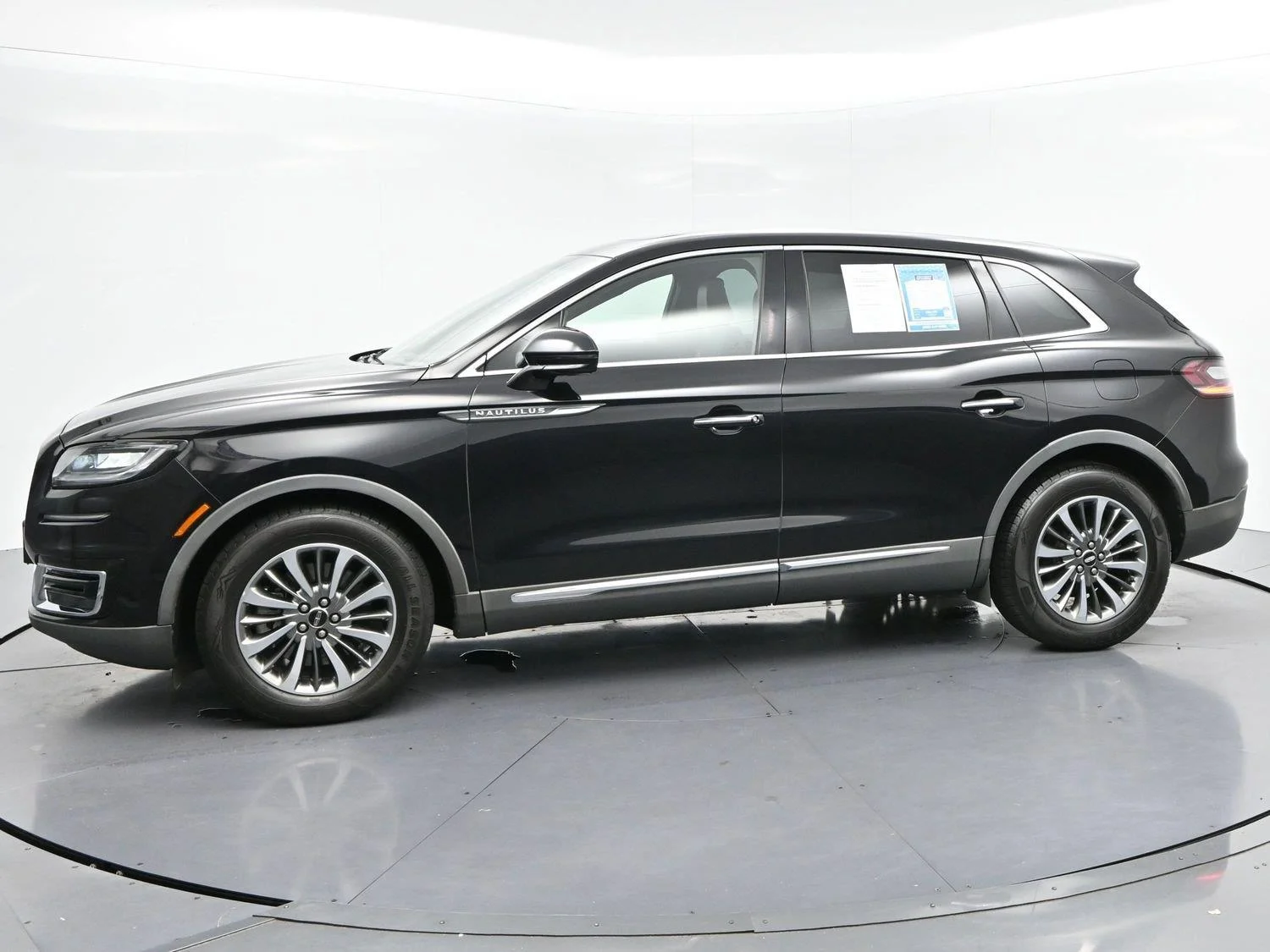 Used 2020 Infinite Black Lincoln Reserve image 4