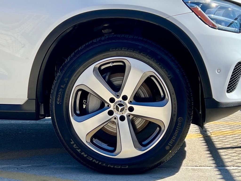 Certified Used 2022  Mercedes-Benz GLC 300 image 34