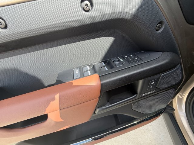 Used 2025 Beige Land Rover OCTA image 11