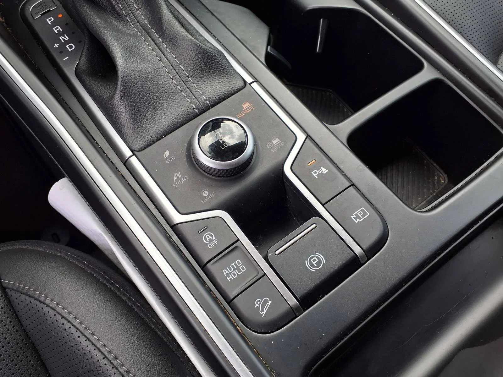 Used 2024 Ebony Black Kia S image 11