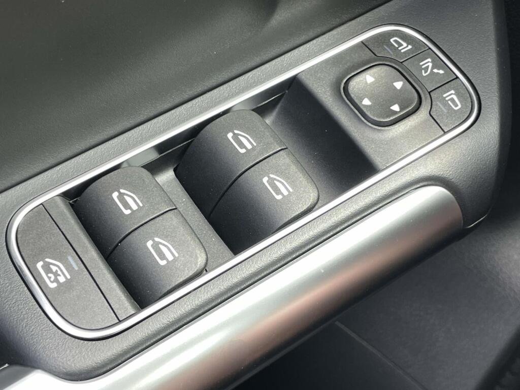 New 2026 Mountain Grey Metallic Mercedes-Benz GLA 250 image 30