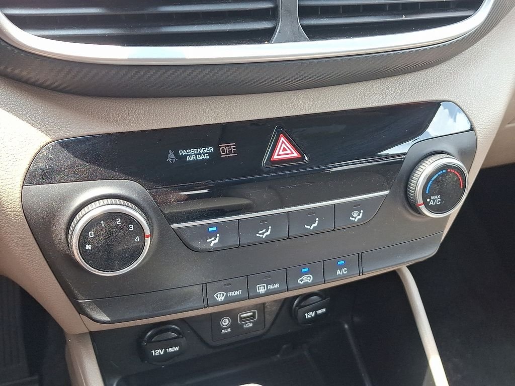 Used 2019 White Hyundai SE image 15