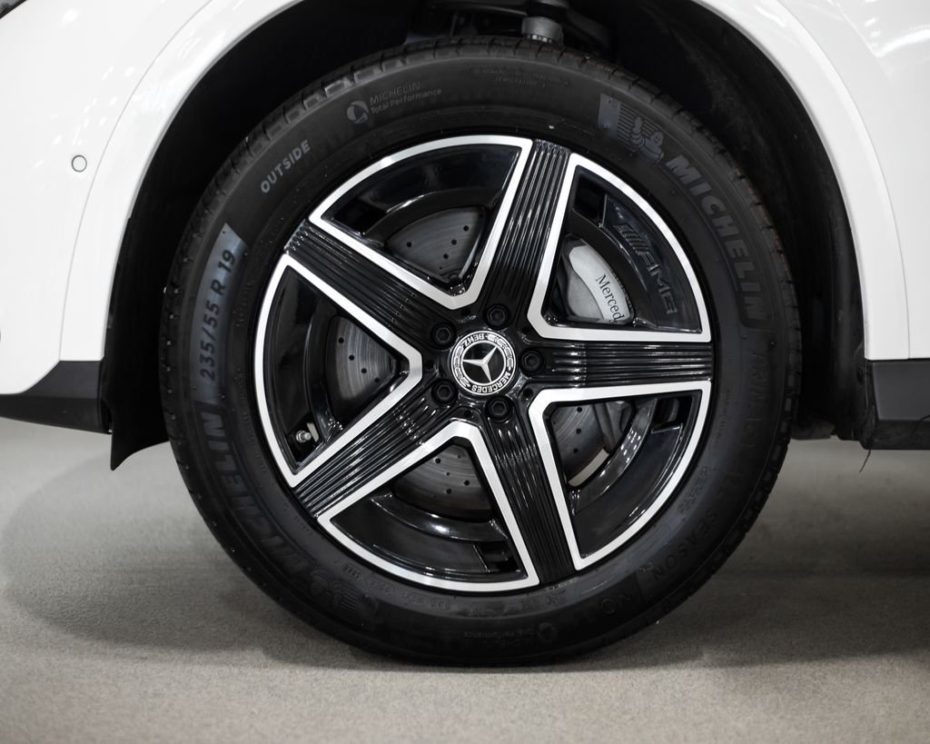 Used 2026 White Mercedes-Benz GLC 300 image 4