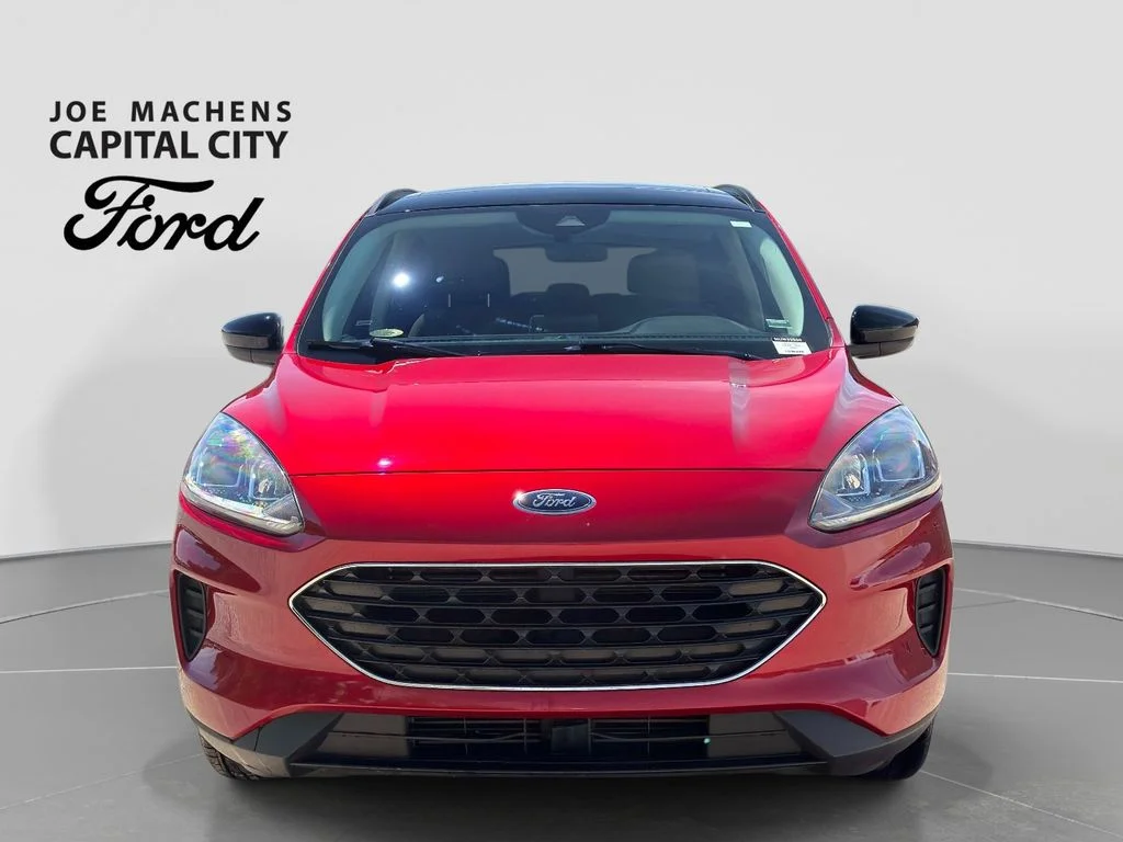 Used 2022 Rapid Red Metallic Tinted Clearcoat Ford SE image 10