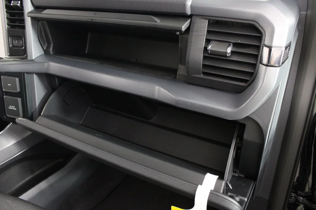 New 2026 Agate Black Metallic Ford XLT image 16