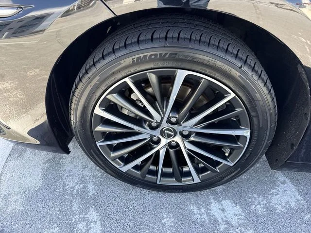 Used 2024 Black Lexus 350 image 10