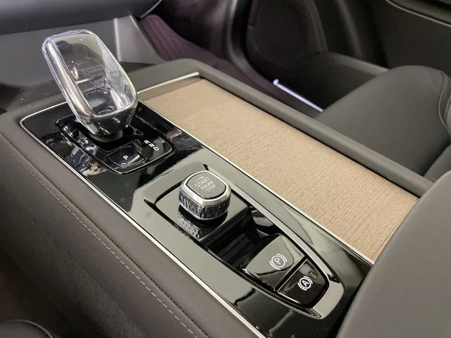 2025 Volvo XC90 Plus - Photo 16