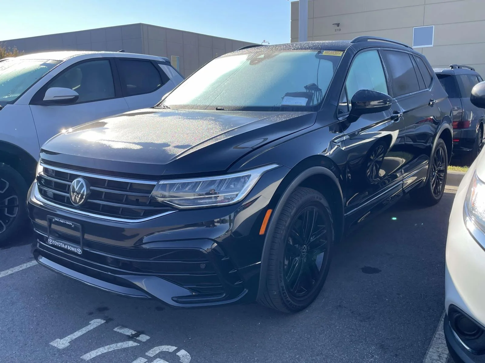 Used 2022 Deep Black Pearl Volkswagen SE R-Line Black image 2