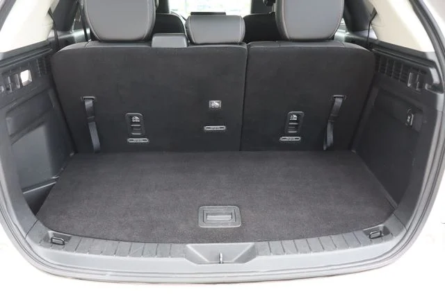 Used 2025 Platinum Mazda 3.3 Turbo Premium image 24