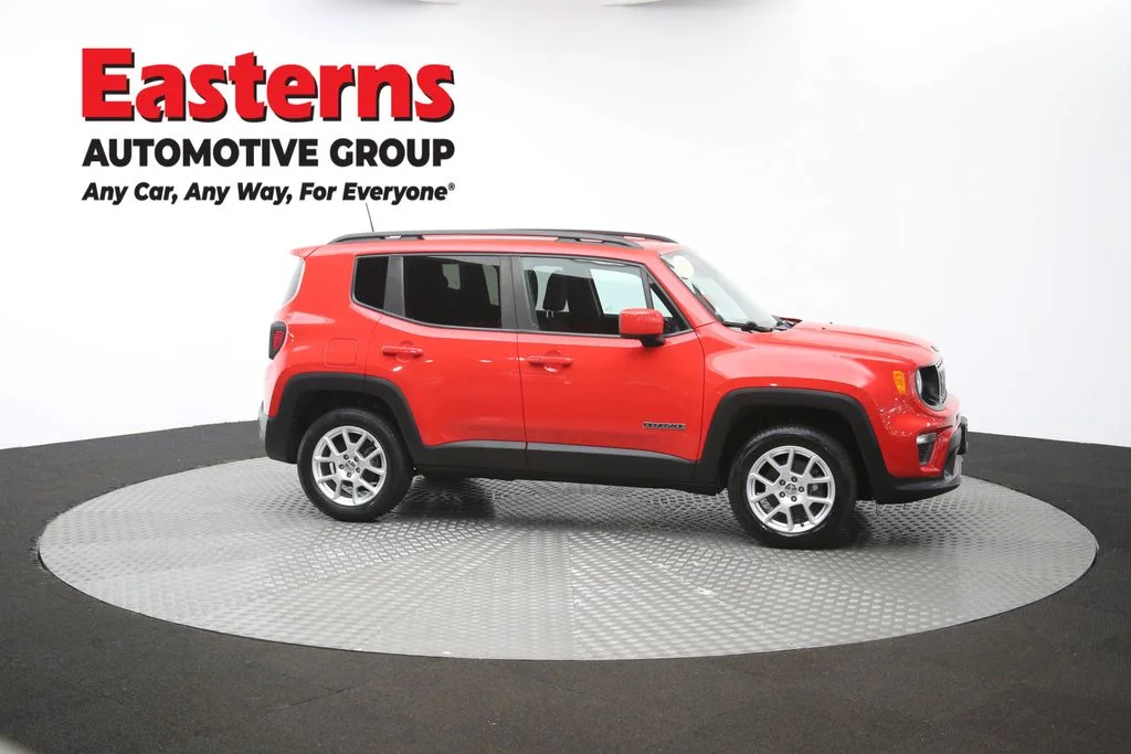 Used 2021 Red Jeep Latitude image 47