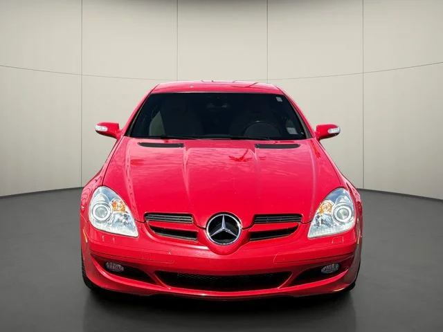 Used 2005  Mercedes-Benz SLK 350 image 2