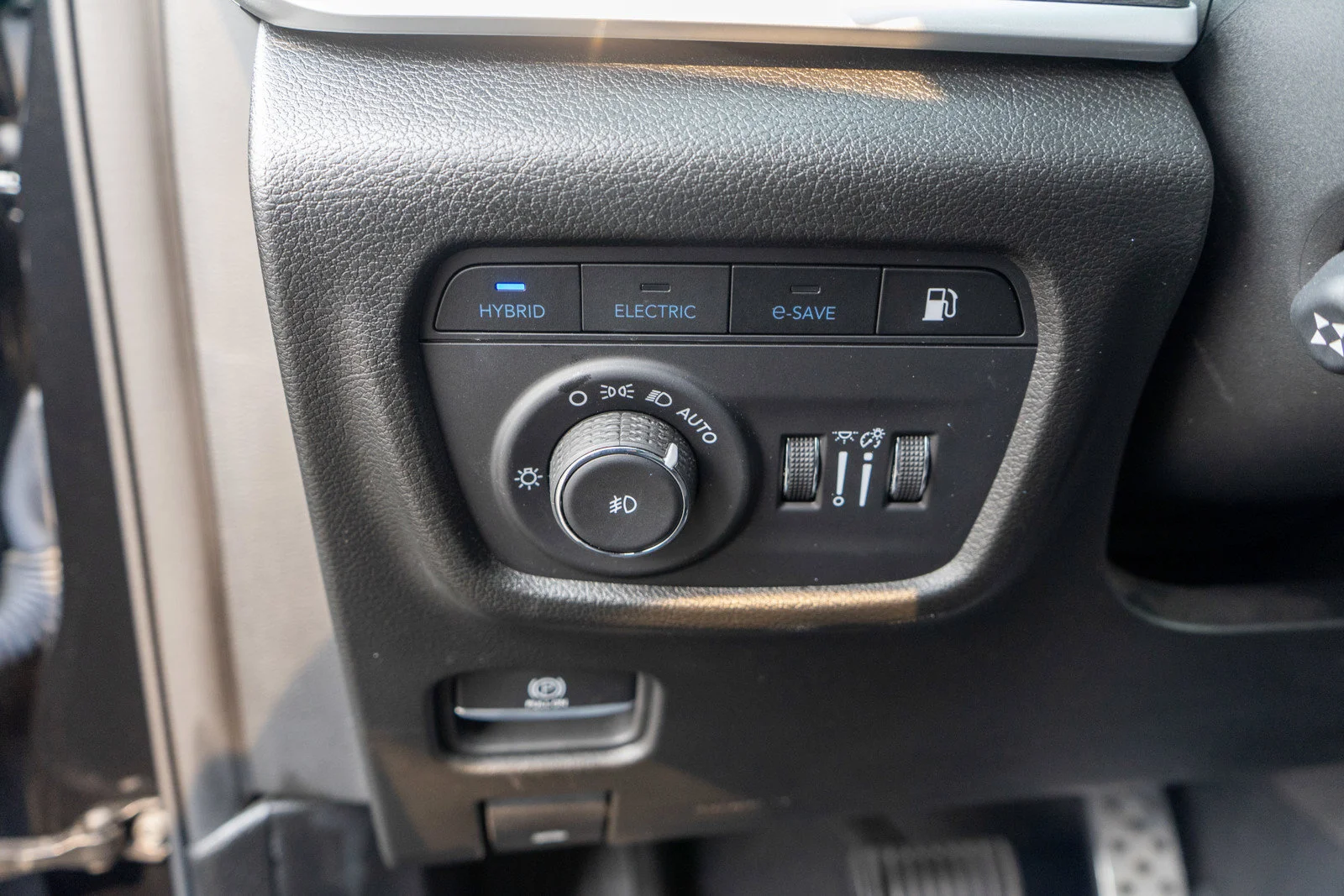 Used 2022 Diamond Black Crystal Pearlcoat Jeep 4xe image 17