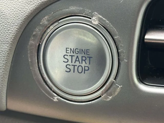 Used 2023 White Hyundai SEL image 4