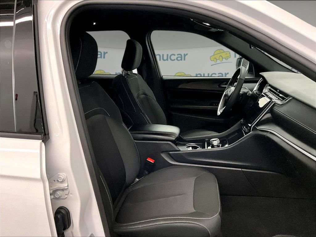 Used 2025 Bright White Clearcoat Jeep Laredo image 11