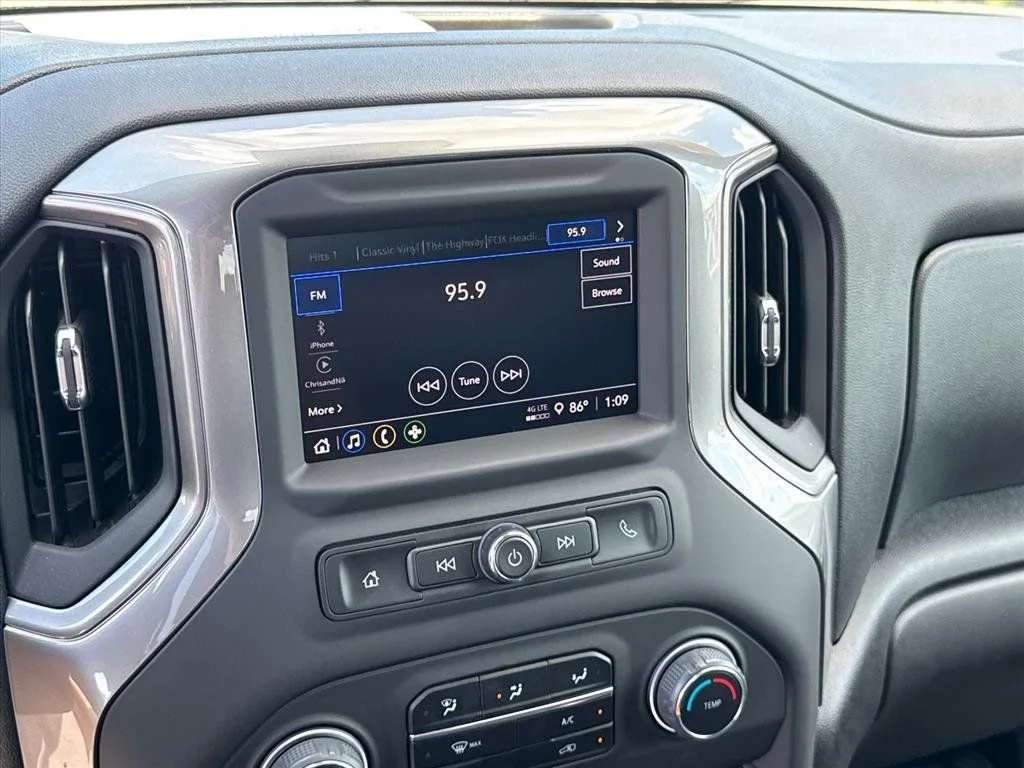 2025 Chevrolet Silverado 2500HD Custom - Photo 23