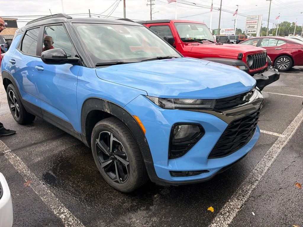 Used 2023 Blue Chevrolet RS image 3
