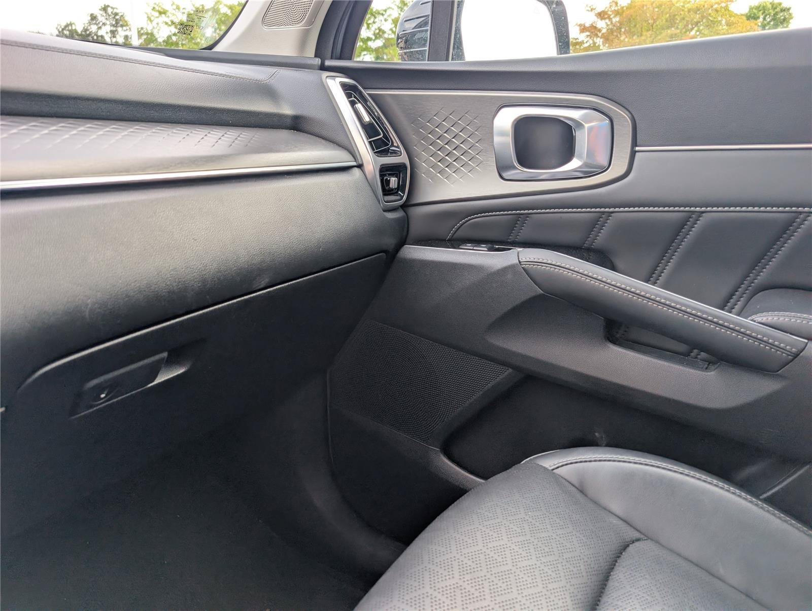 Used 2023 Gravity Grey Kia SX image 31